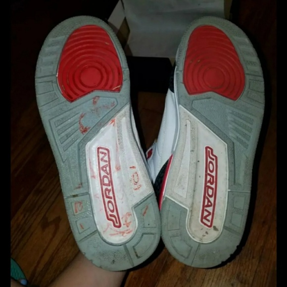 2 pairs of Jordan's sz 4.5 - Picture 3 of 6